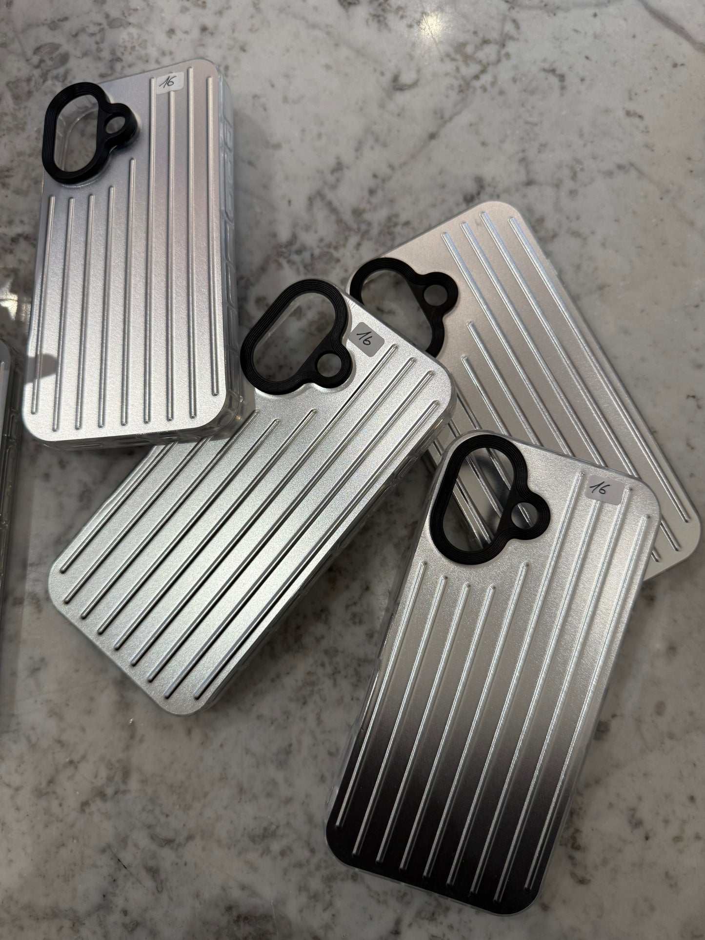 Handyhüllen Metall Optik
